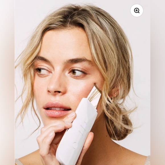 Ultrasonic Lifting & Exfoliating Wand - Picture 3 of 7